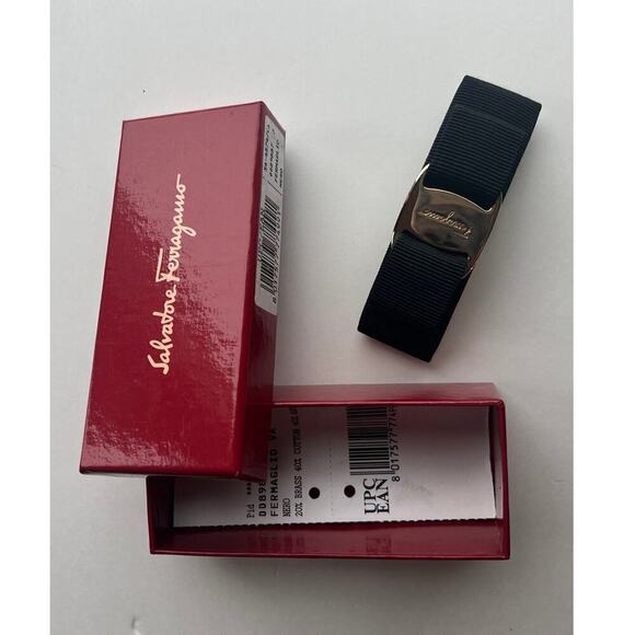 Ferragamo Italy Timeless Chic Black Vara Bow Hair Clip Gold Tone Logo NWOT - Picture 2 of 10